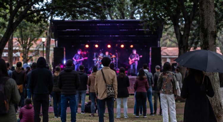 Escenario de Caleidoscopio Sonoro en el parque Alcalá Nueva Autopista