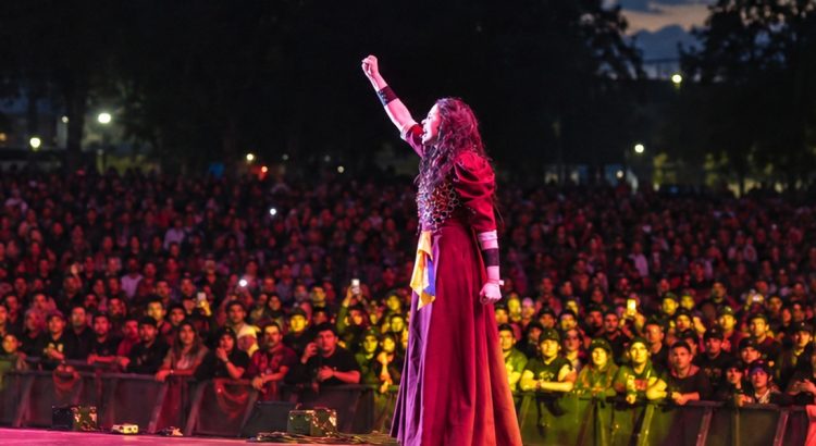 Recreación editorial de la actriz que interpreta a la Pola en el concierto de Polikarpa y sus Viciosas